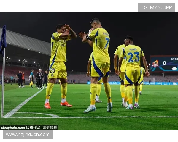 滕哈赫利用空间激发球队进攻潜力,战术灵活性获得持续提升 滕哈赫利用空间激发球队进攻潜力,战术灵活性获得持续提升