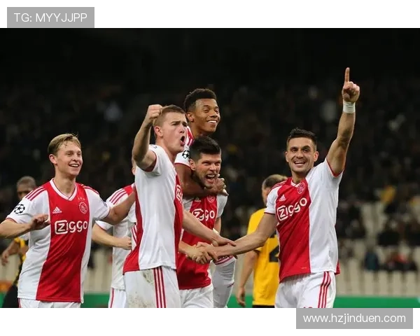 阿贾克斯防守体系再升级，战术布局助力球队后防线稳固表现