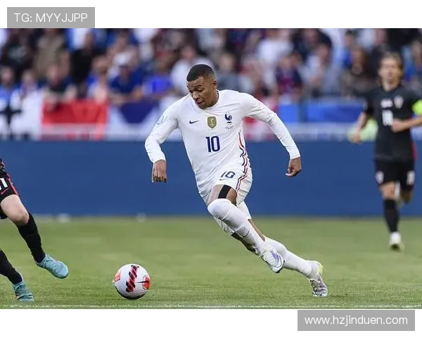 维尼修斯与萨拉赫边锋终结效率稳定性对比