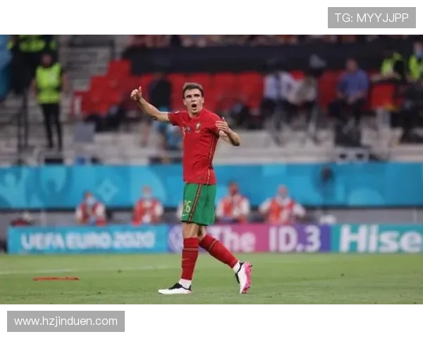 帕利尼亚与坎特:扫荡型中场的战术角色与跑位差异解析 帕利尼亚与坎特:扫荡型中场的战术角色与跑位差异解析